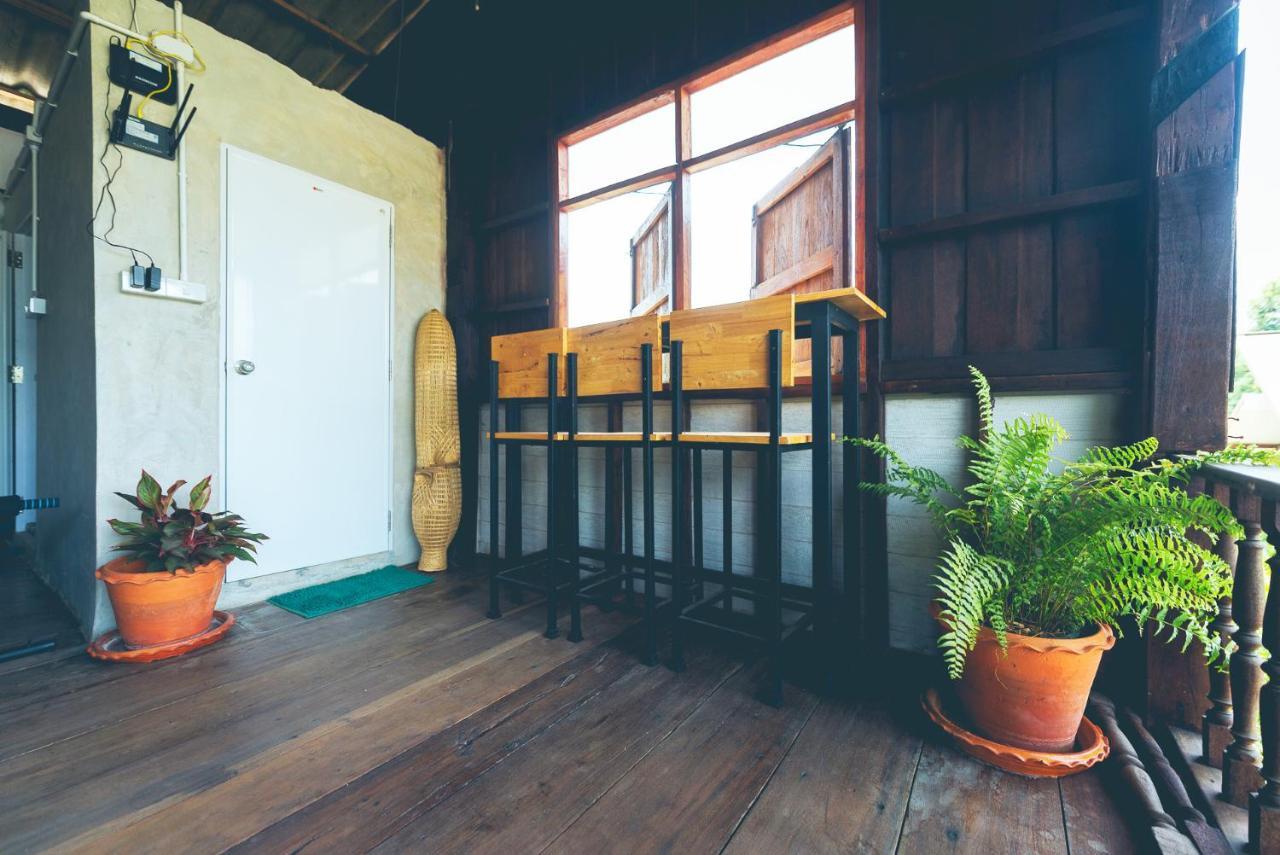 Apartamento de 20 m² con 1 habitación/es y 1 baño/s de uso privado, en Ciudad Vieja Toronto Chongsadao Exterior foto